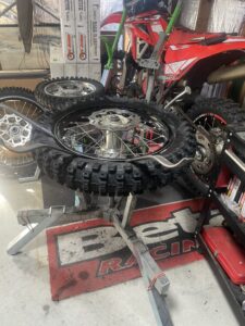 Rabaconda 3 Minute Mousse Changer Review showing a GT333 and Mefo Mousse installation at Central Coast Enduro Store.